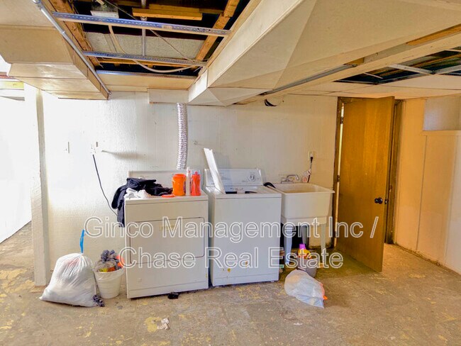 Building Photo - 616 Vine St