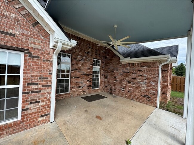 Building Photo - 407 Lyndal Ln