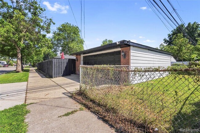 Building Photo - 4602 Katherine St