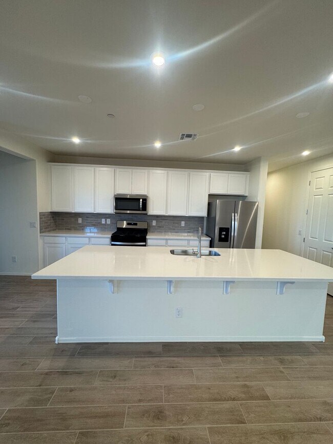 Building Photo - BRAND NEW HOME IN VISTANCIA