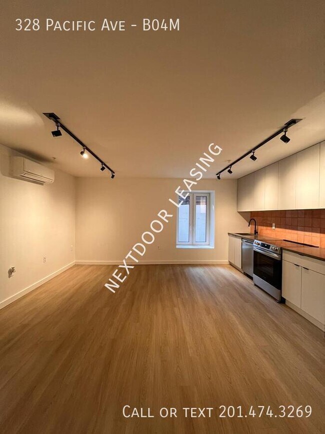 Building Photo - 328 Pacific Ave