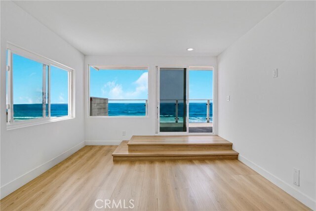 Building Photo - 3600 The Strand