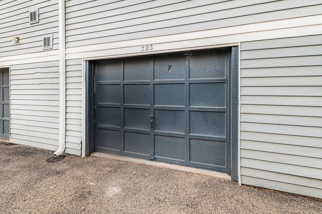 Building Photo - Spacious 1 Bed 1 Bath LOFT in the heart of...