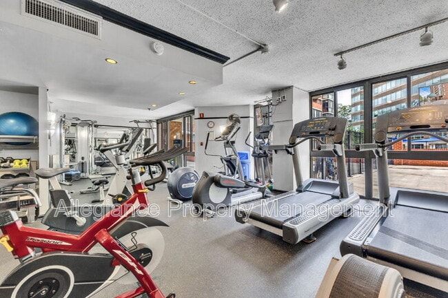 Building Photo - 1001 N Randolph St