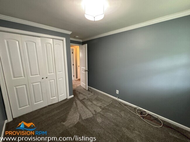 Building Photo - 1410 Evergreen Rd