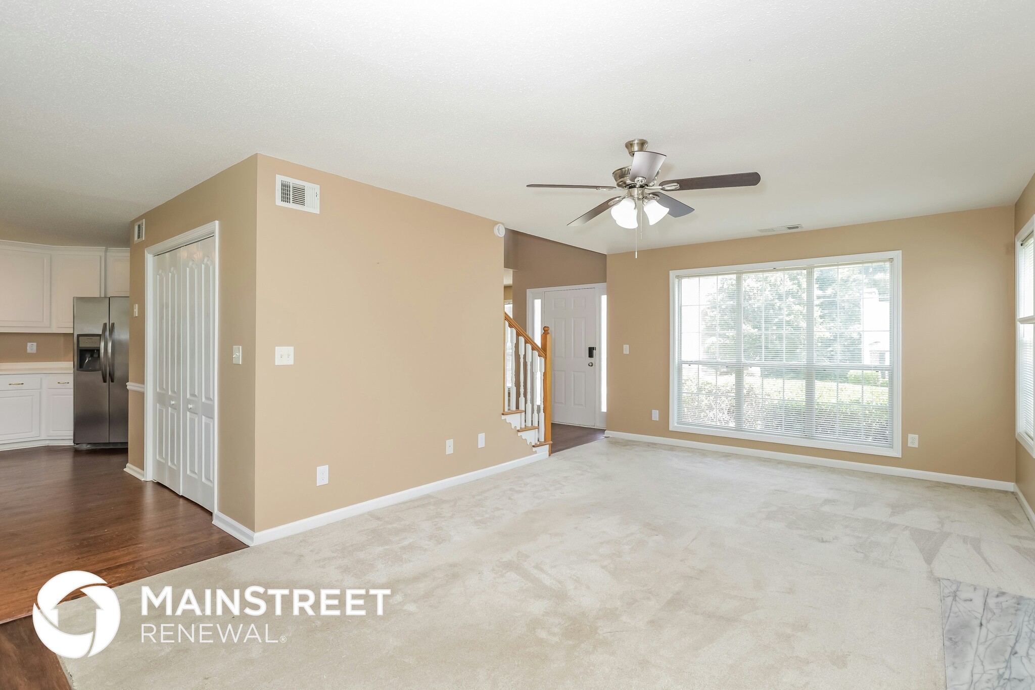 Building Photo - 1352 Vine Cir