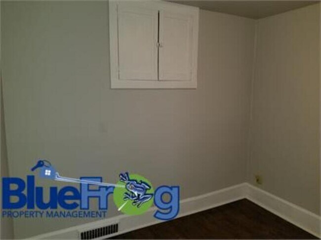 Building Photo - 907 Kellogg St