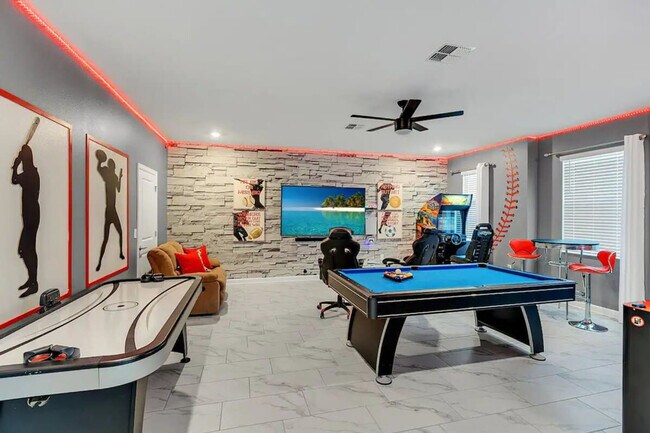 Building Photo - 9016 Sommerset Hills Dr