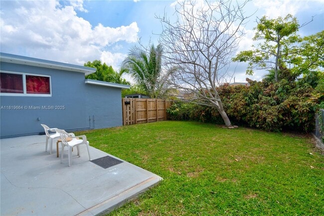 Building Photo - 3635 SW 88th Ct