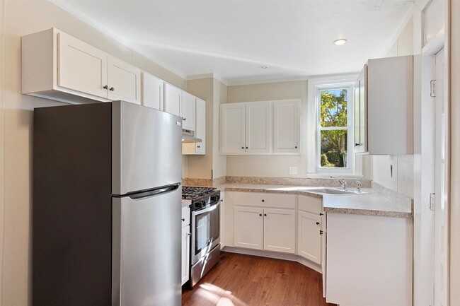 Building Photo - Charming 3 Bed, 1.5 Bath Home in York Pa!