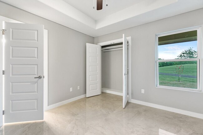 Building Photo - 4 Augusta Dr