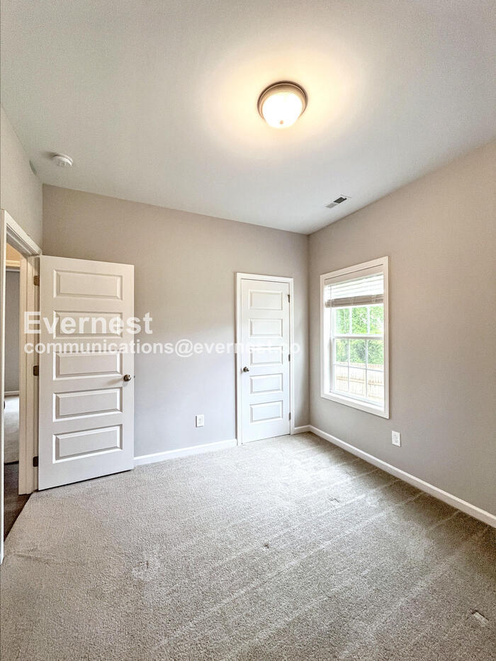 Building Photo - 1016 Echo Rdg Rd