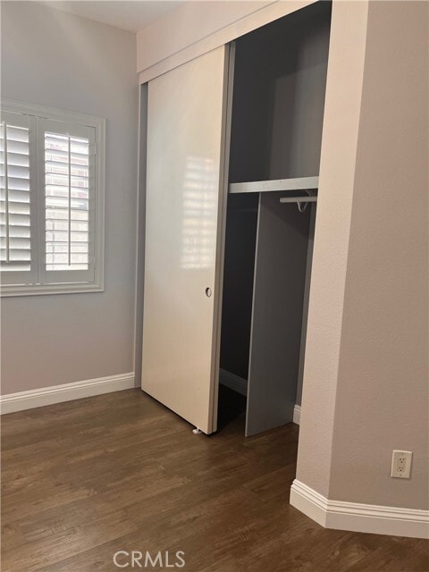 Building Photo - 2940 Vía Toscana