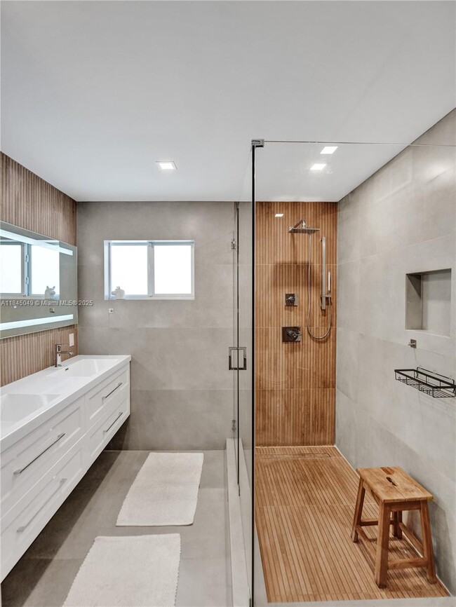 Building Photo - 1021 Guava Isle