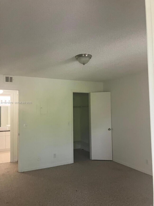 Building Photo - 3430 Pinewalk Dr N