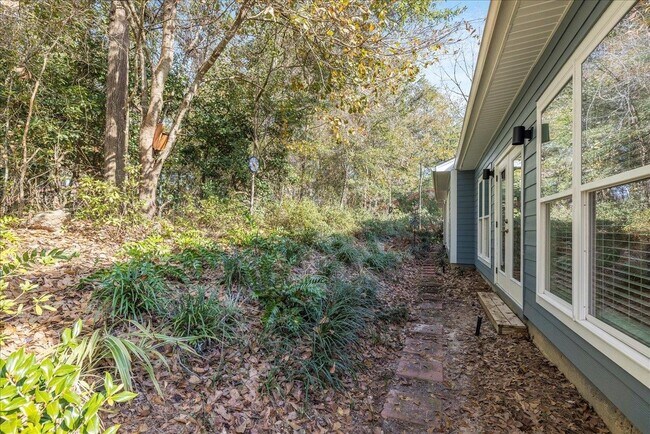 Building Photo - 1544 Miccosukee Loop