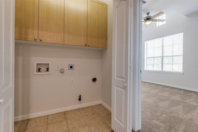 Building Photo - 1500 Pecos St