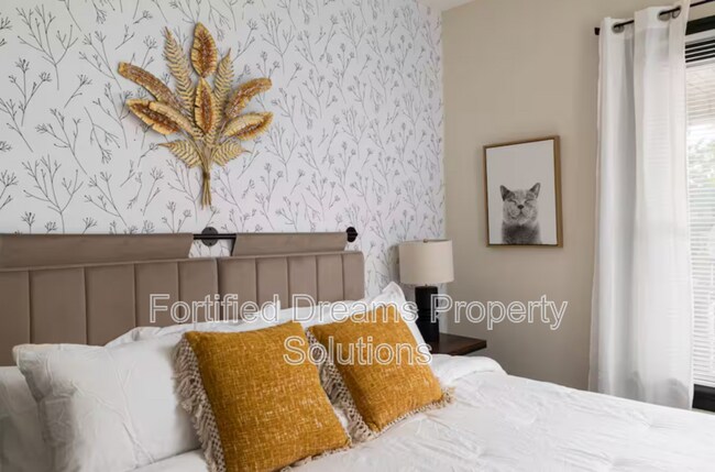 Building Photo - 720 S Broad St