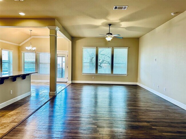 Building Photo - 520 Cerezo Dr