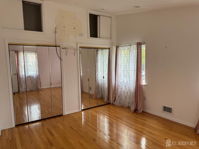 Building Photo - 295 Water St