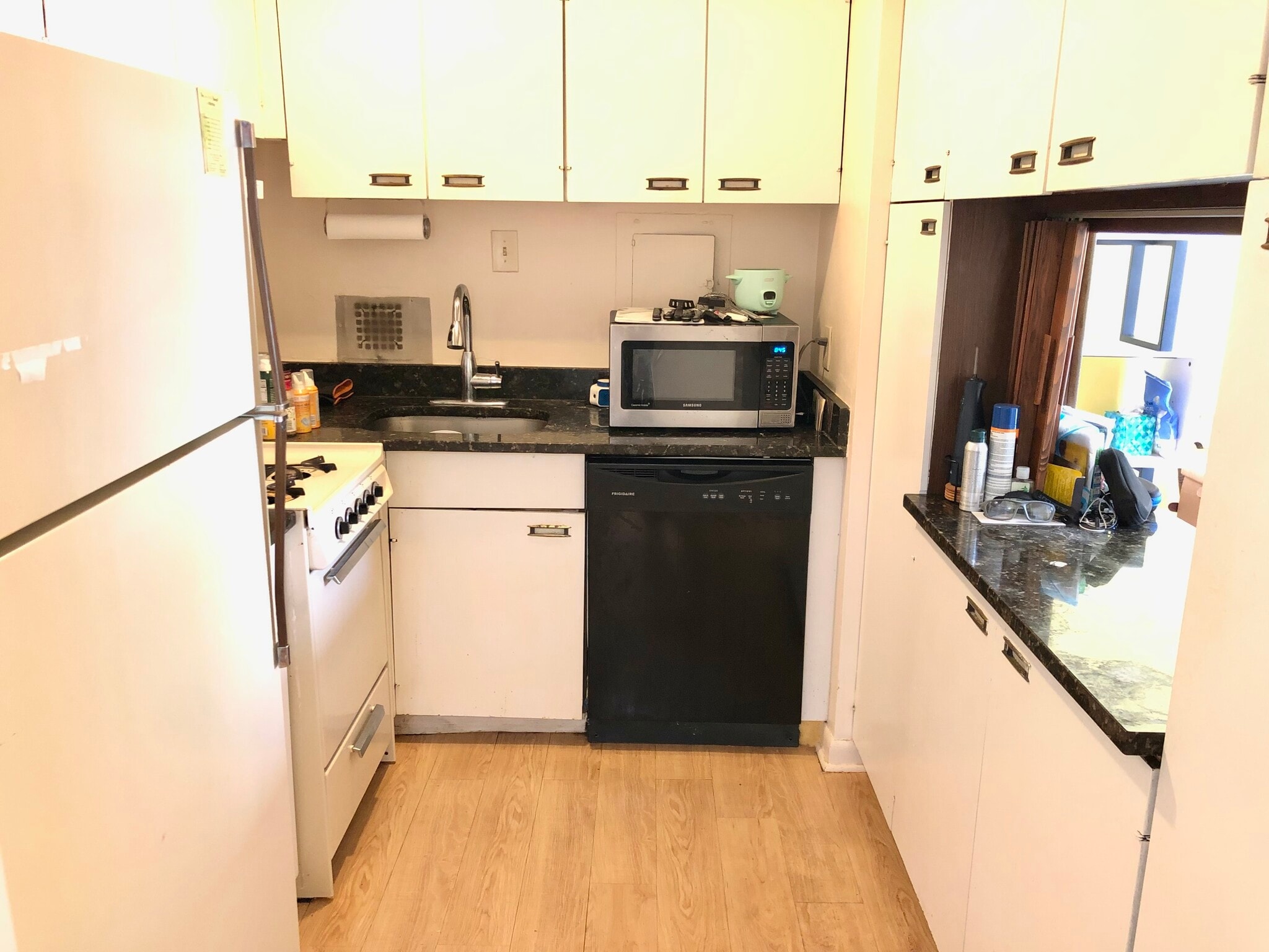 Kitchen - 950 25th St NW