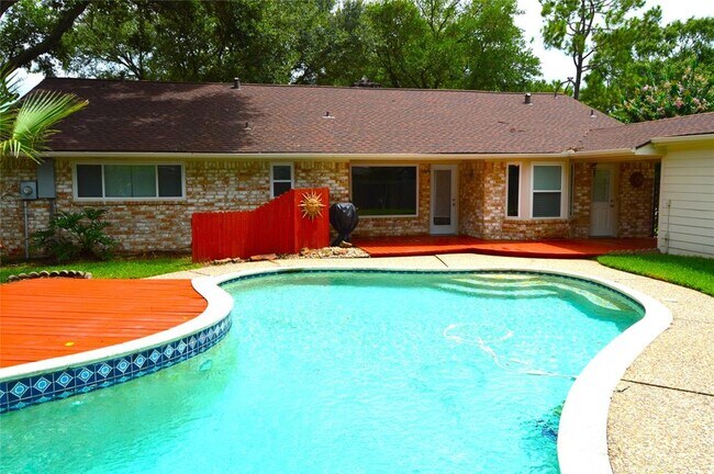 Building Photo - 3114 Greenridge Dr