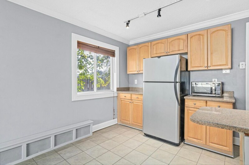 Building Photo - 423 W 31st St