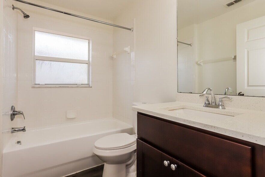 Building Photo - 2304 Pleasure Run Dr