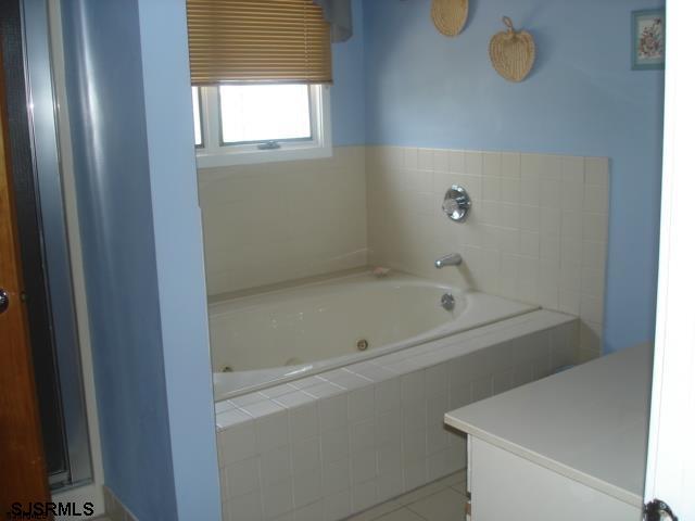 Building Photo - 426 Canterbury Ct