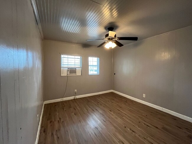 Building Photo - Calallen School District!!