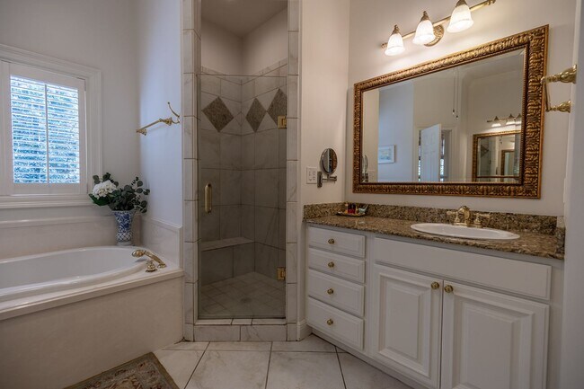 Building Photo - 7316 Northbrook Cir