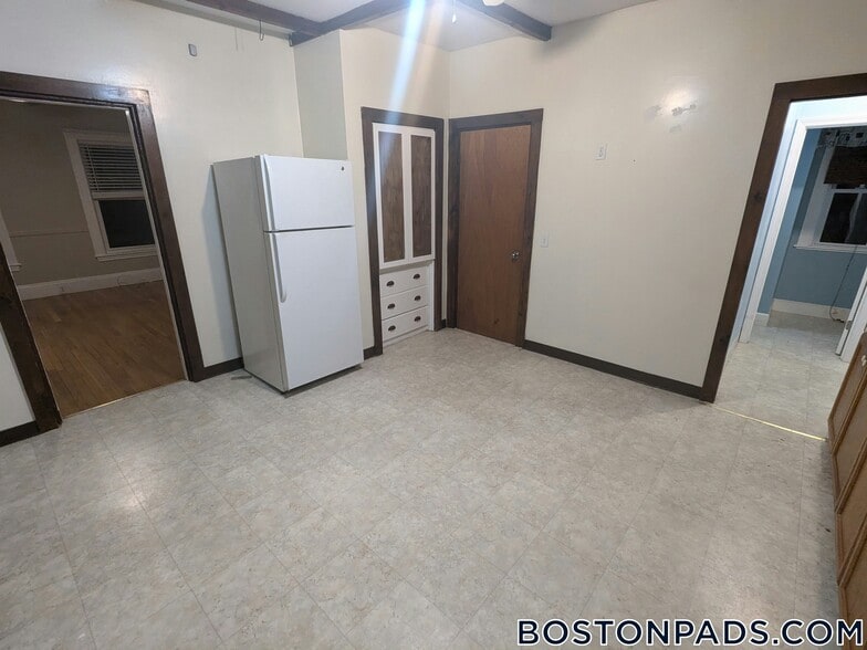 Building Photo - 214 Washington St