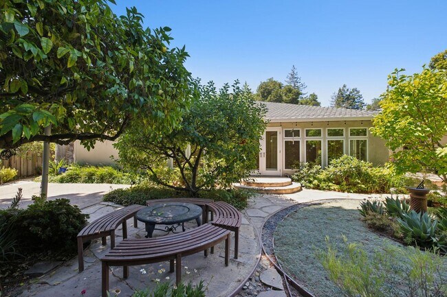 Building Photo - Beautiful Ranch Home with Bonus Room & Detached ADU | Minutes to Downtown