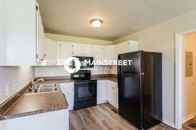 Building Photo - 3 Bedroom Pet-Friendly Home in Madison, TN with Main Street Renewal