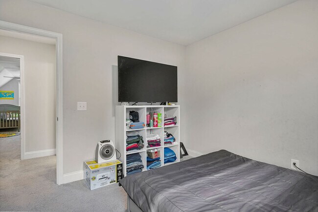 Building Photo - 121 Tanna Pl