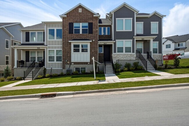 Building Photo - 1627 W Talus Rdg Dr
