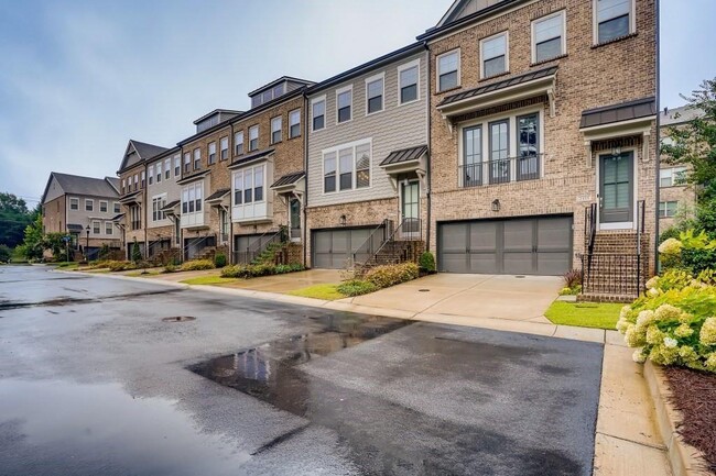 Building Photo - 2359 Montford Pl