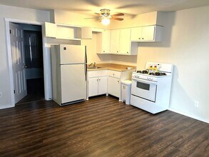 Building Photo - 342 W 21st St