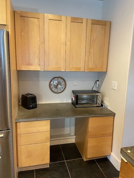 Building Photo - 819 E 300 S