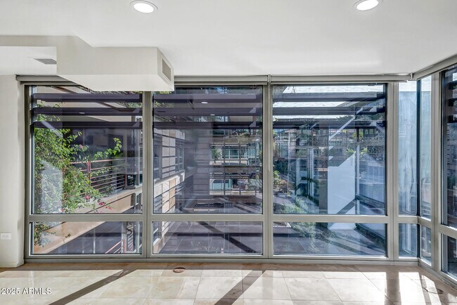 Building Photo - 7141 E Rancho Vista Dr