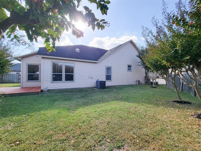 Building Photo - 14322 Darmera Ct