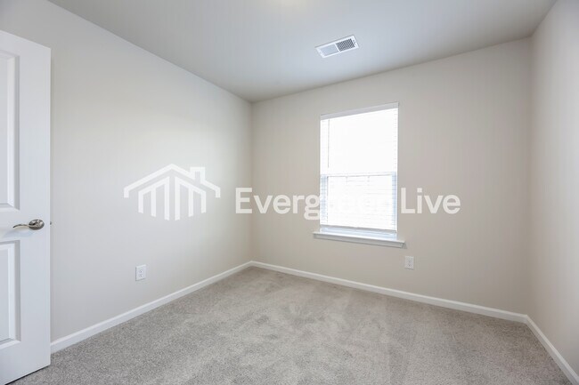 Building Photo - now