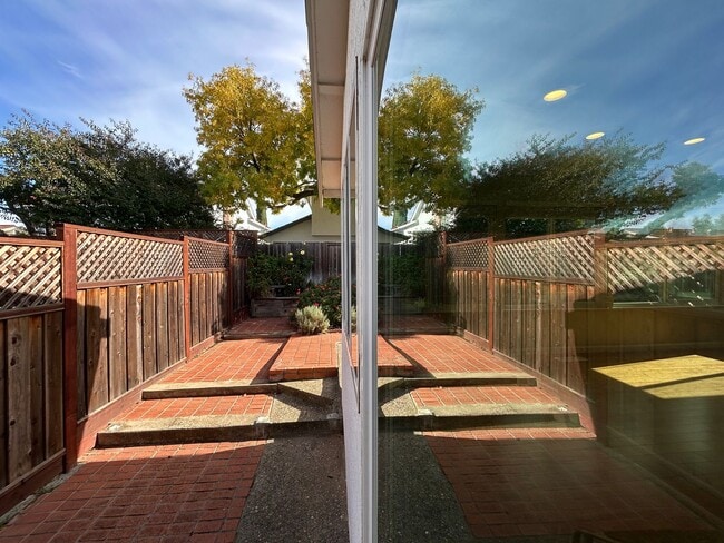 Building Photo - Sought after Concord Crossings Community 4...