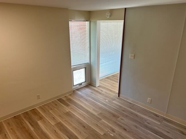 Building Photo - 1-Bedroom, 1-Bathroom Apartment -- SUBLET AVAILABLE APRIL 1, 2026