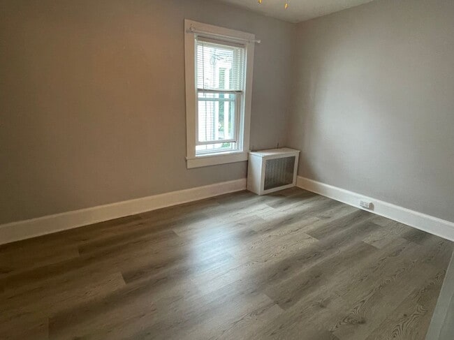 Building Photo - 966 Ridge Ave