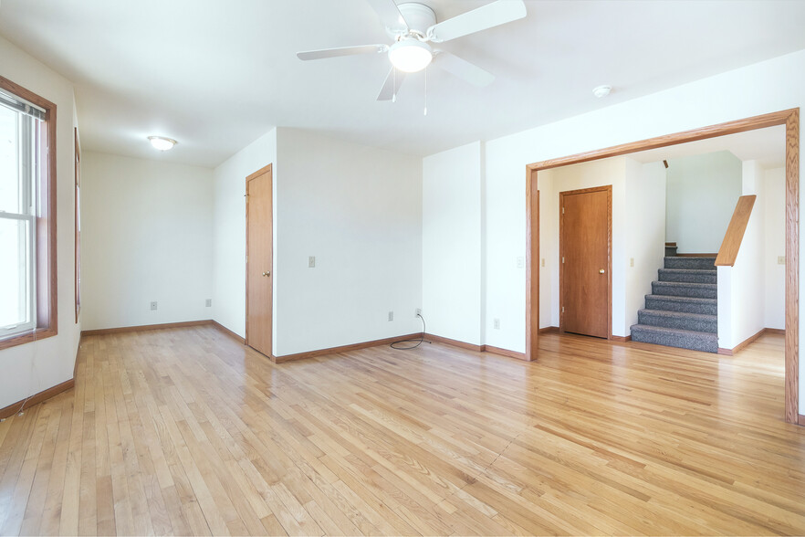 Building Photo - 419 W Doty St