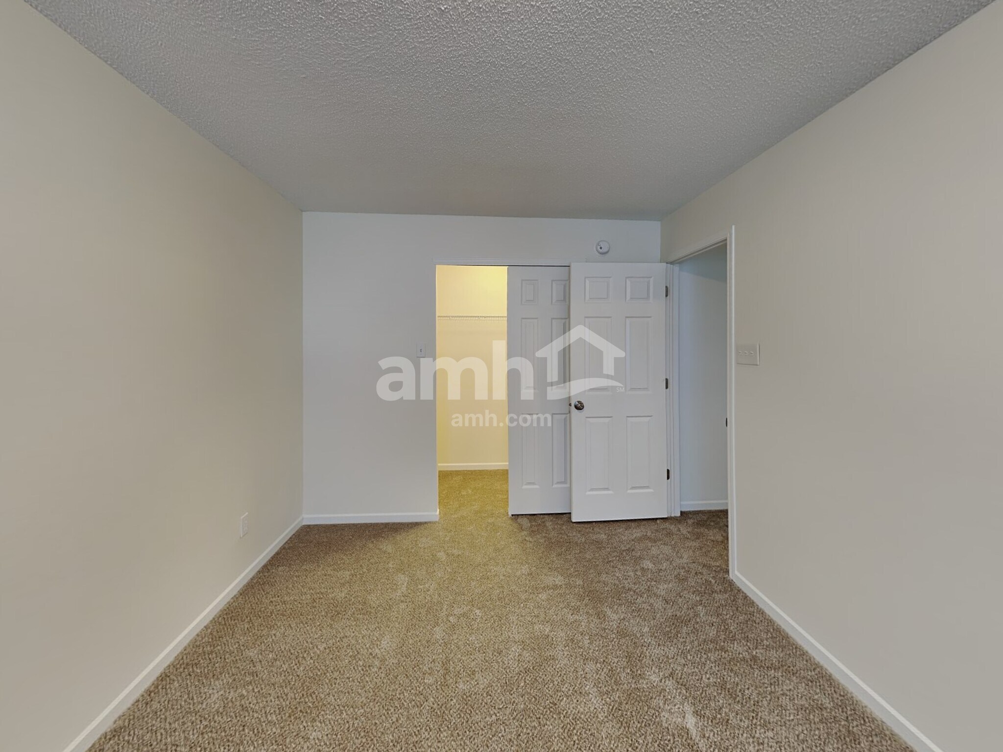 Building Photo - 2142 Olympia Dr