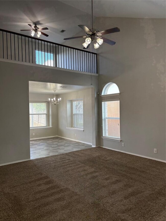 Building Photo - 303 Grutsch Dr