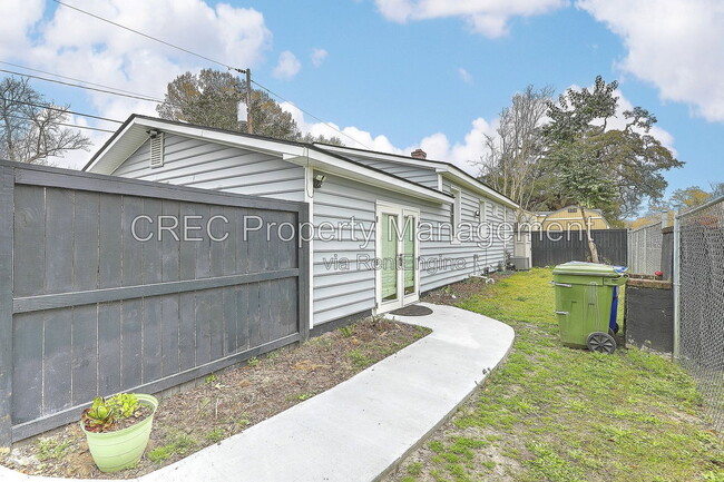 Building Photo - 1133 Brody Ave
