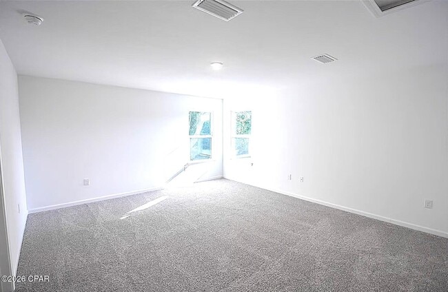 Building Photo - 30 Sandywoods Ct